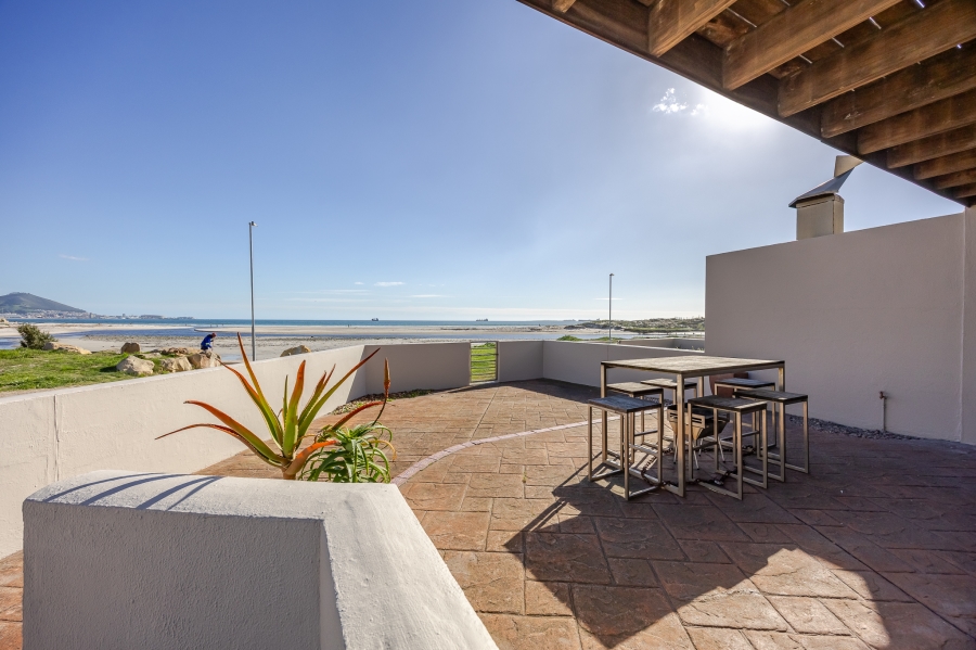 2 Bedroom Property for Sale in Lagoon Beach Western Cape